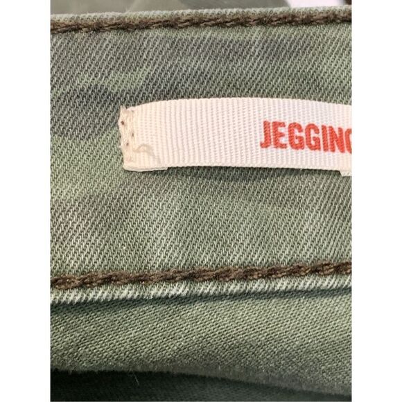 Arizona camo jegging, distressed, jean size 7 juniors ￼ - Picture 4 of 7